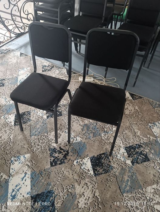 Продам офисные стулья