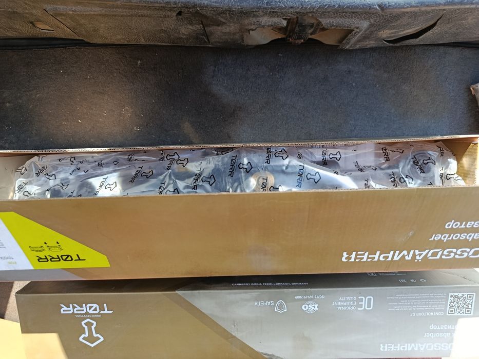 Амортизатор передний и пружина.