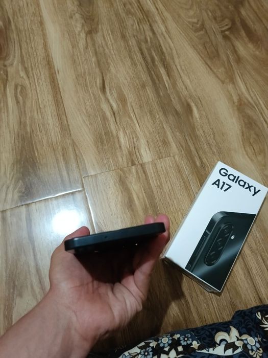 Срочно Продам самсунг А17