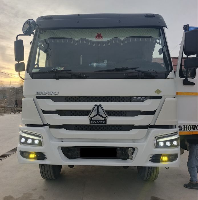 Самосвал HOWO Sinotruk срочно сотилади