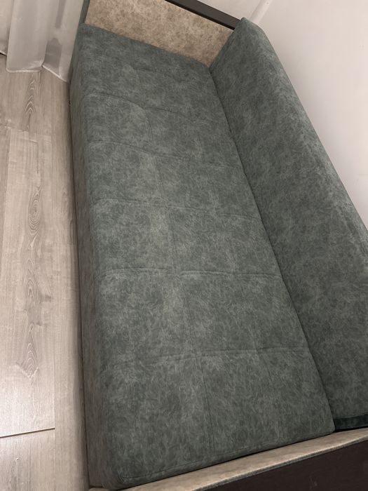 Продам диван б/у цена 50 тыс .