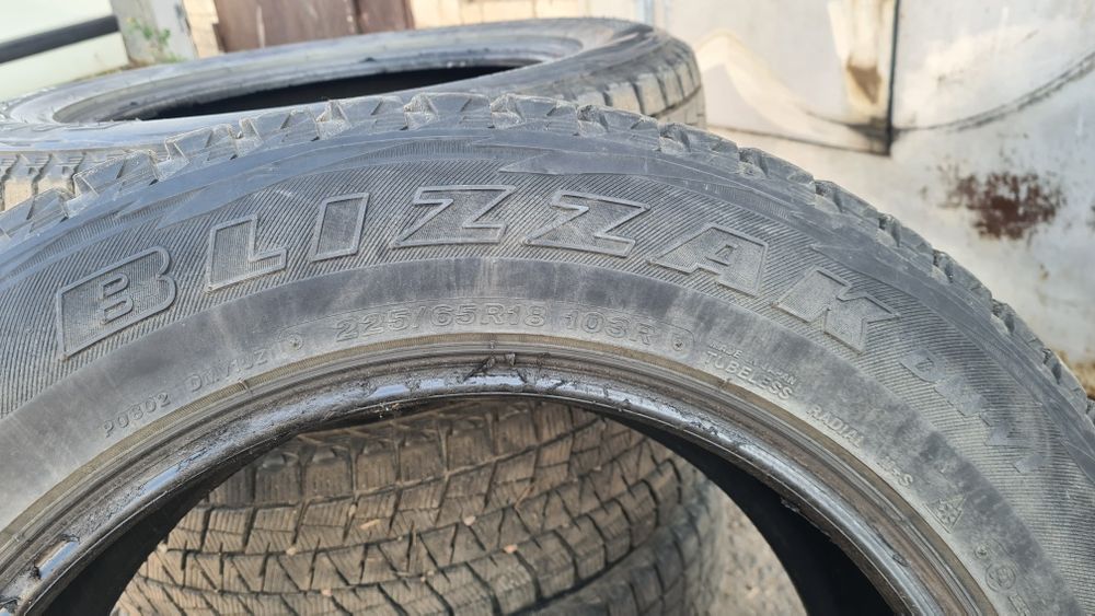 Продам шины Bridgestone 225/65 r18