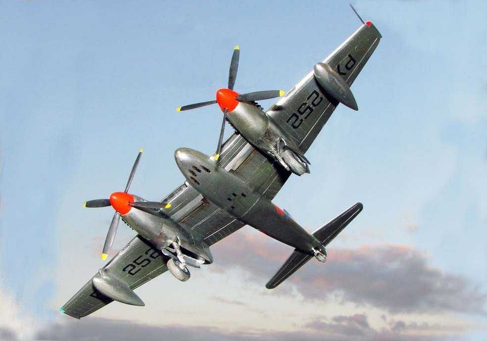 модель самолёта истребитель Хонет 1/72 NOVO Англия СССР!