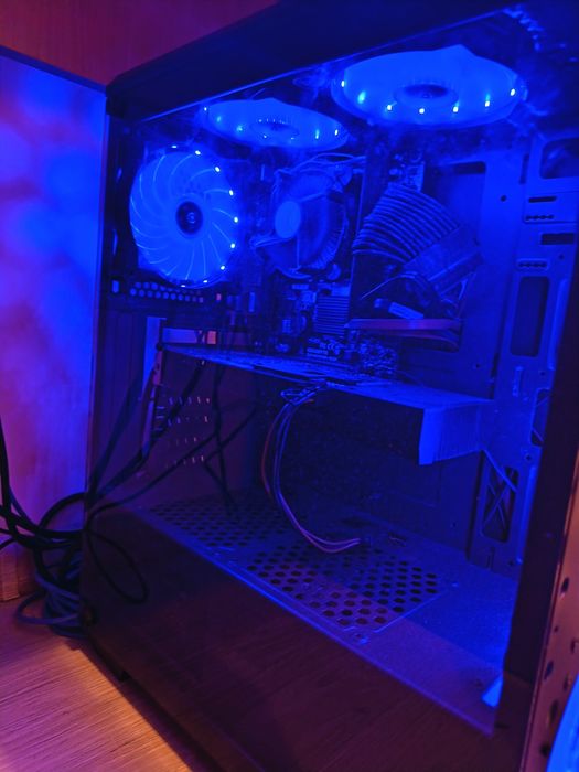 Vand / schimb unitate PC cu laptop