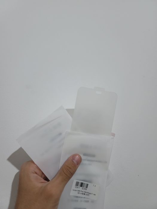 Lg v50s va Honor X9c shishalari