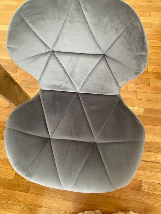 Vand set de 4 scaune in stare excelentă