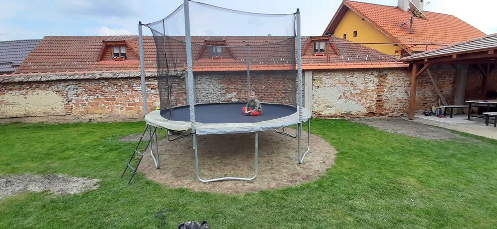 Trambulina de exterior cu diametru 420m
