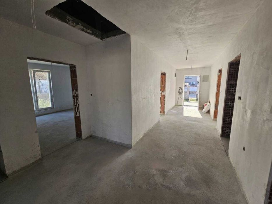 Продава се Къща в с. Рогош, Област Пловдив - 195 кв.м за 1283 €/кв.м - Снимка #1