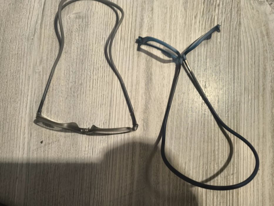 Vînd ochelari cu magneți de citit +1