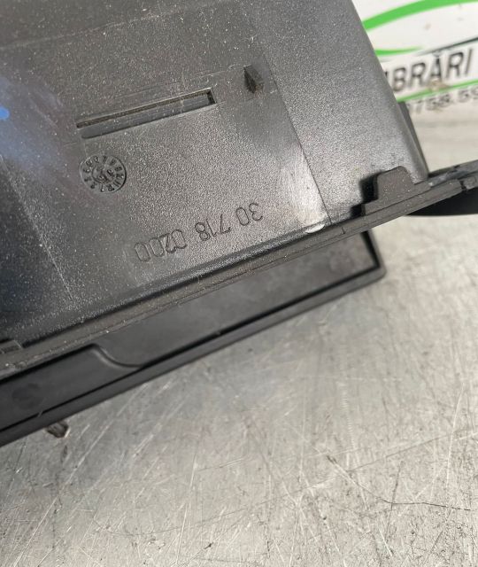 Scrumiera fata 30 718 0200 BMW Seria 3 E46