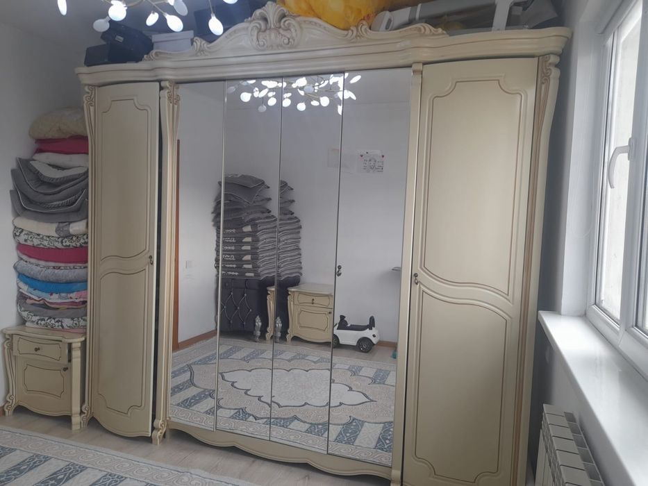 Спальный гарнитур