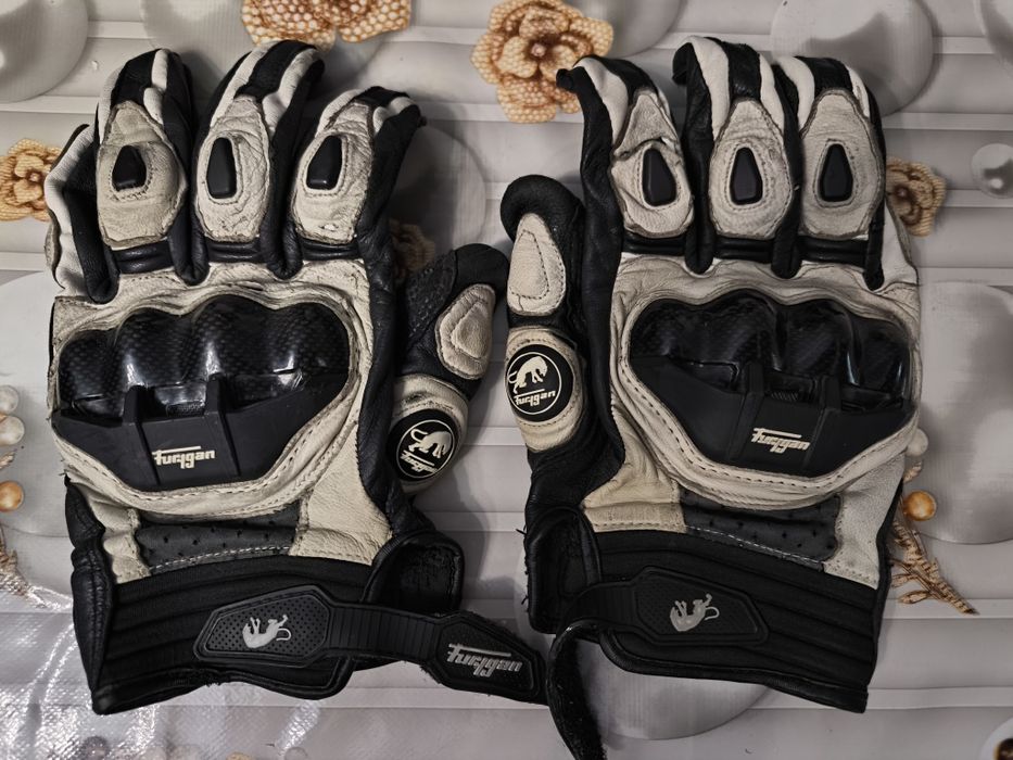 Продаются мотоперчатки