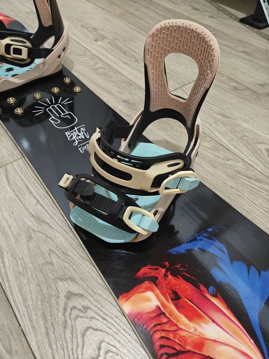 Vând placa snowboard Bataleon Distortia și legături Switchback Static