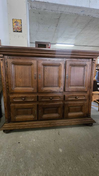 Дъбови контрабюфети и шкафове- внос от Нидерландия