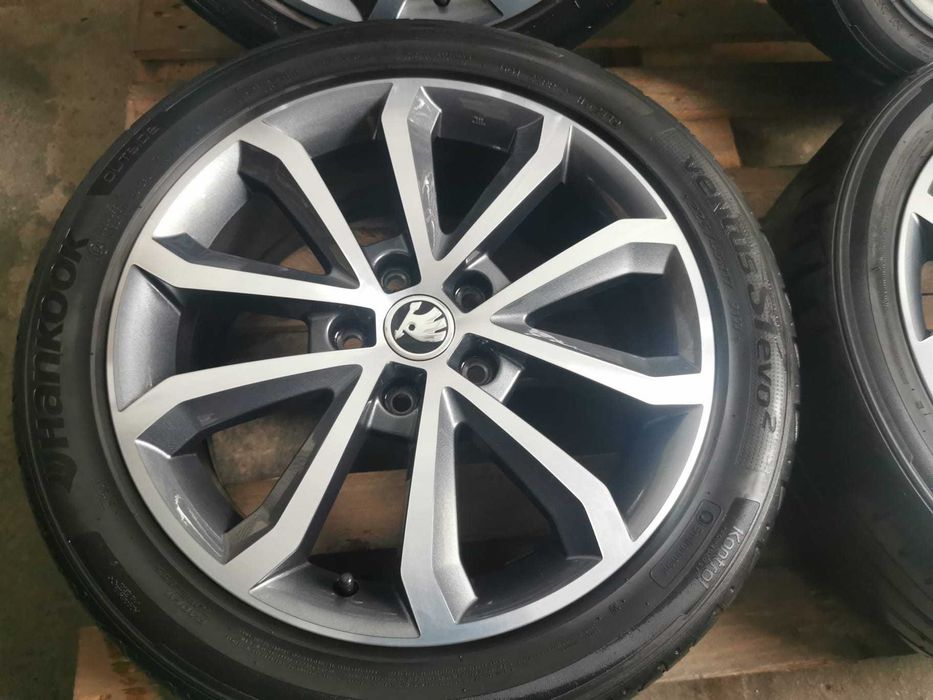 Jante Originale Skoda Octavia  III . R 17 cu anvelope de vara
