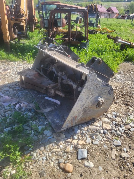 Vând picon buldoexcavator