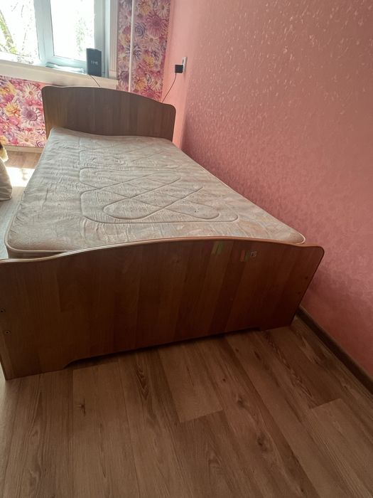 Отдам кровать б/у