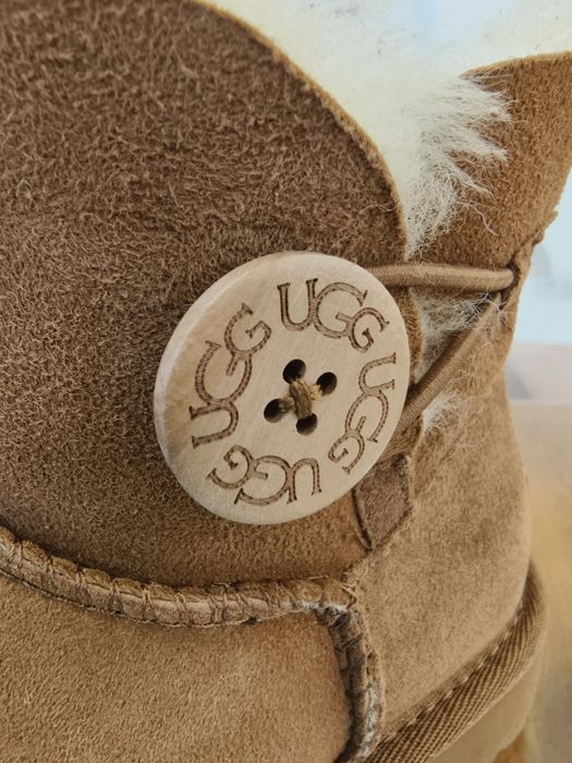 Cizme UGG Mini Bailey Button II