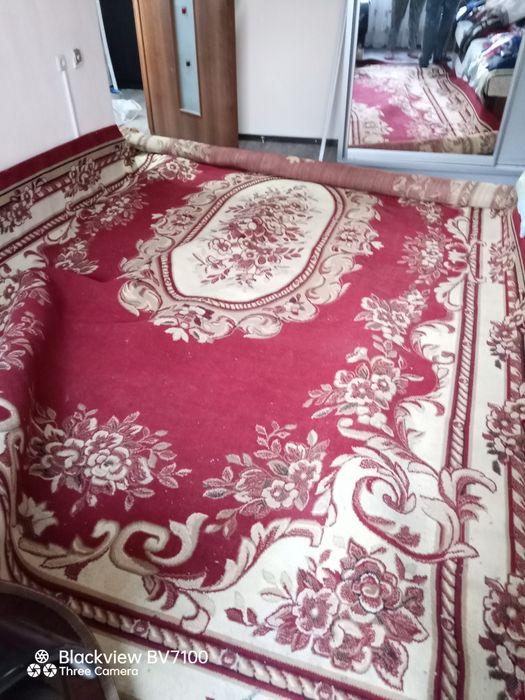 Ковёр производство Бельгия 3х5 красный, красивый, тяжёлый
