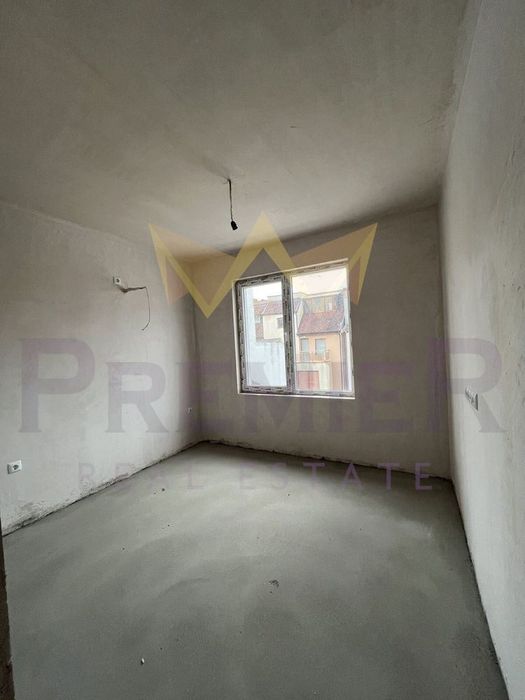 Продава се Четиристаен апартамент в Варна, ХЕИ - 131 кв.м за 1451 €/кв.м - Снимка #3