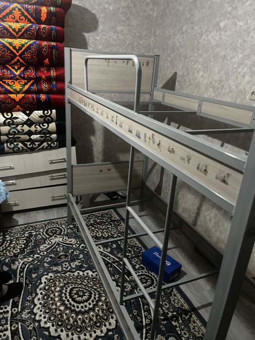 Двухярусная кровать