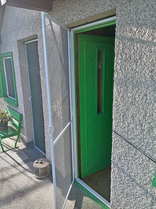 Изработка и монтаж на Ал. и PVC ДОГРАМИ комарници, щори и други