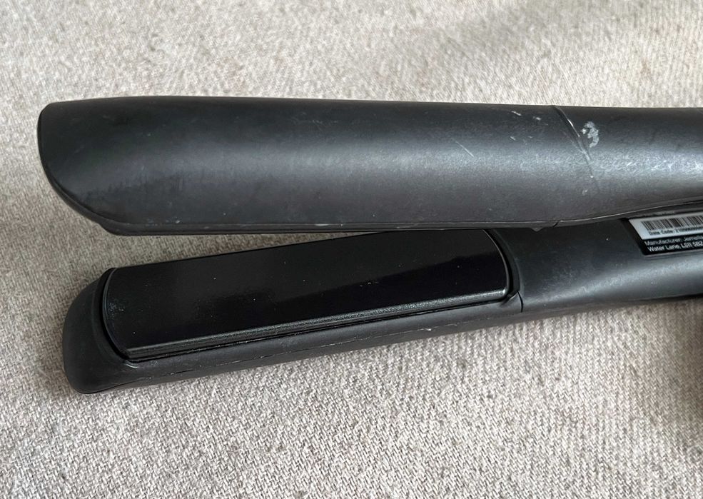 Placă de păr GHD Platinum Plus defectă, LED roșu, nu mai pornește