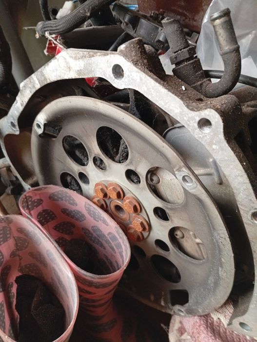 Двигатель Субару с новесным.