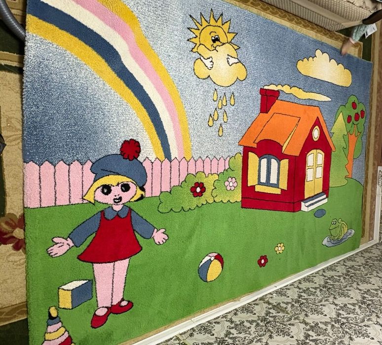 Продам десткии ковёр.