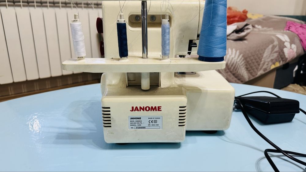 Оверлок JANOME 9300DX