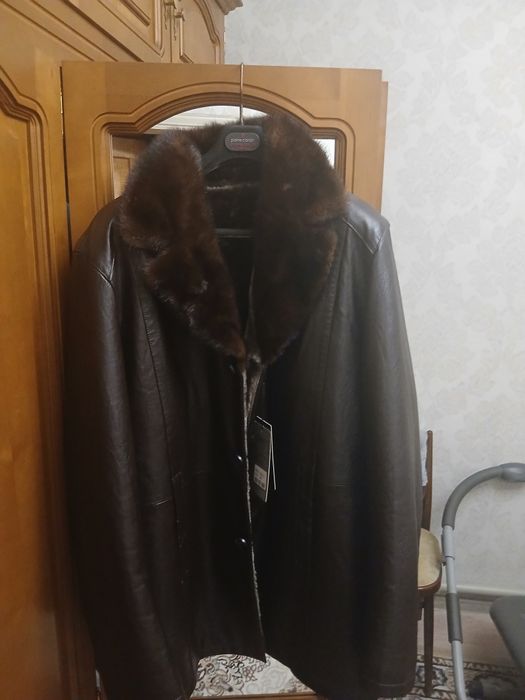 Продам куртку мужскую