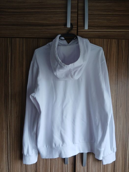 Суичър на Ellesse