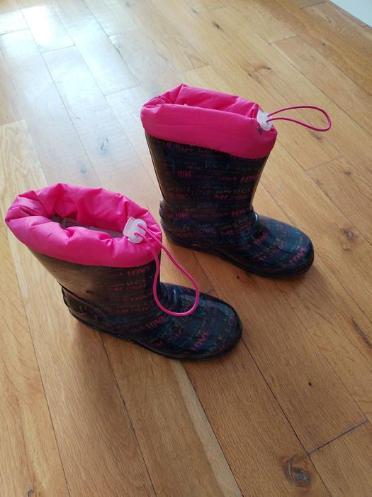 Нови и като нови маратонки ботуши 32-33 номер