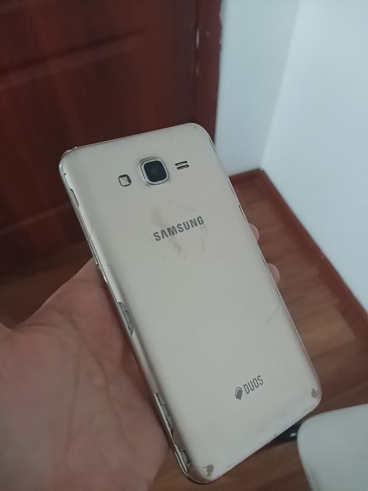 Продам или обмен Samsung j7 16 gb