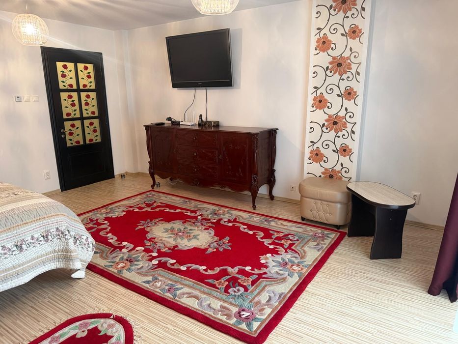 Închiriez apartament