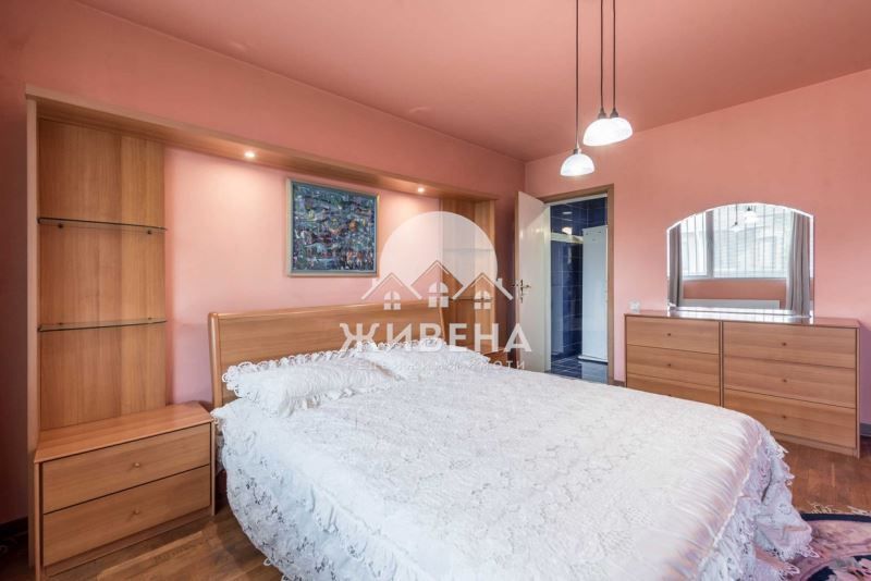 Продава се Къща в Варна, Център - 821 кв.м за 1056 €/кв.м - Снимка #7