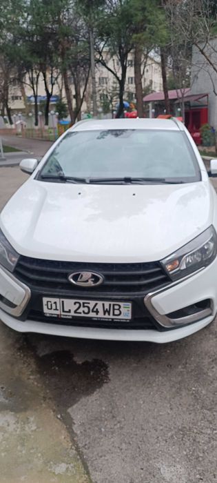 Продам машину мотор и коробка nissan