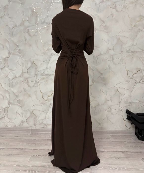 Платье в коричневом цвете