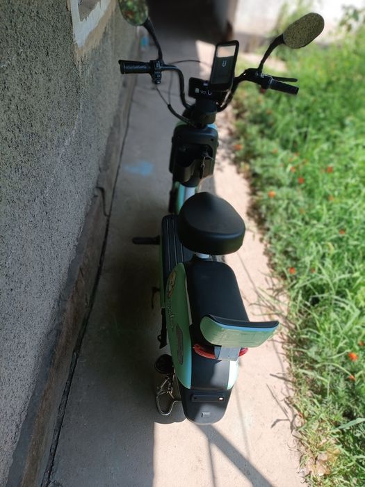 Електроный скутер