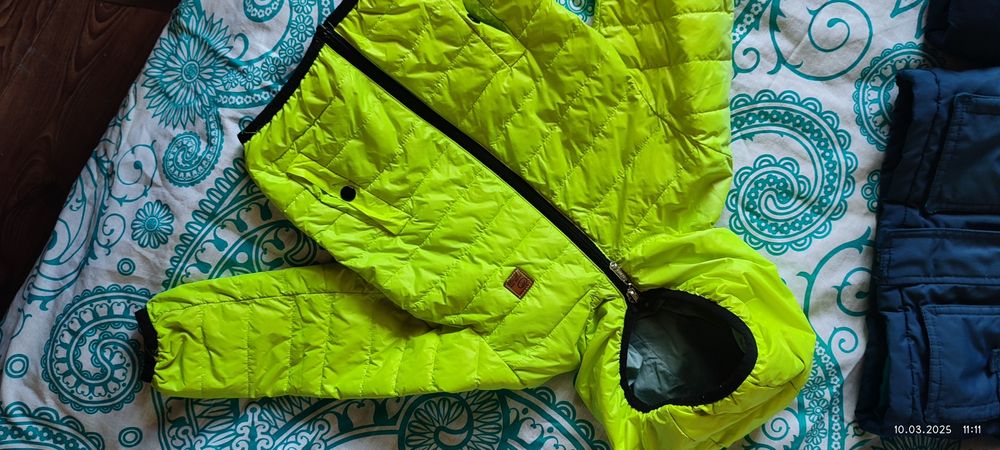 Продам куртки осень-весна