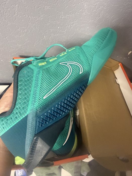 Продам новые nike, 42р