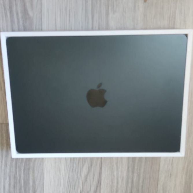 Macbook Air M2 16/256gb