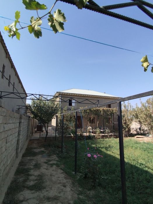 Uy sotiladi Termiz shahri jahon bozoriga yaqin