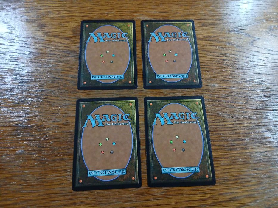 set 4 carti joc Lightning Bolt (GN3) pt Magic The Gathering