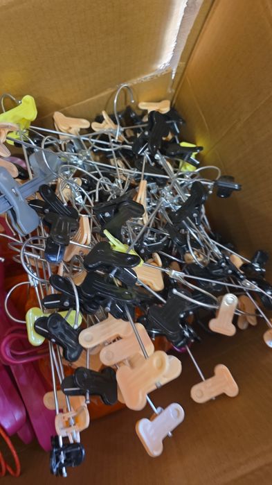 Плечики, вешалки, стойки для одежды