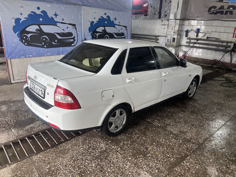 Продам приору , или обменяю                         .