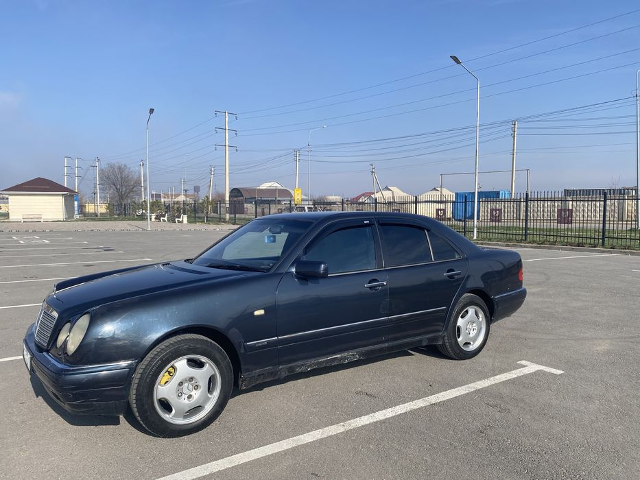 Мерседес 210 2,8 1997