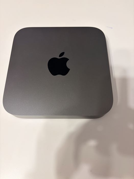 Mac mini 2020 + monitor Lenovo+ tastatura Apple