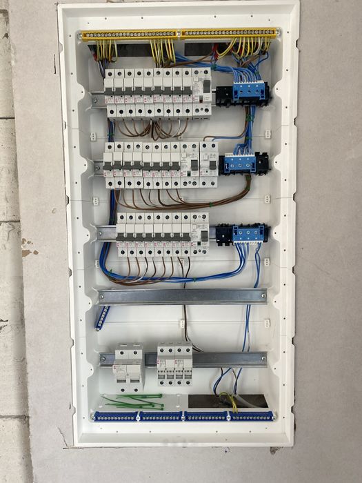 Electrician calificat.citiți descrierea pentru mai multe detalii!!!