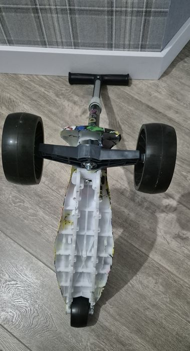 Самокат детский абсолютно новый без торга